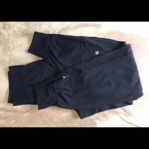 Lululemon Joggers - size 4